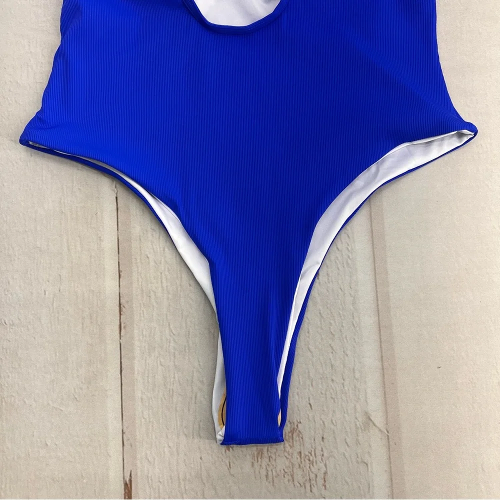 NWOT Women's Sexy  One Piece‎ High Cut Swimsuits SIZE MEDIUM